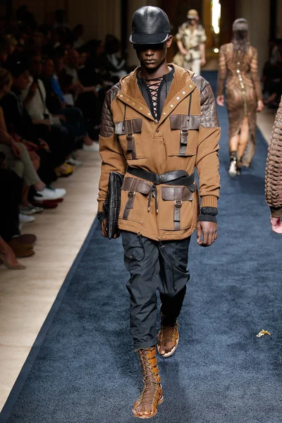 Look 27
